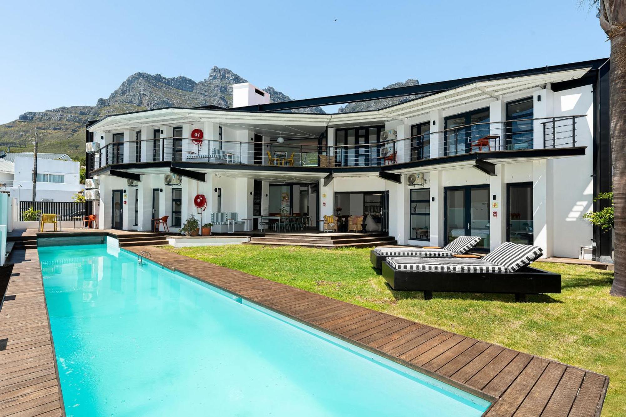 ホテル Neighbourgood 1St Crescent Camps Bay ケープタウン エクステリア 写真