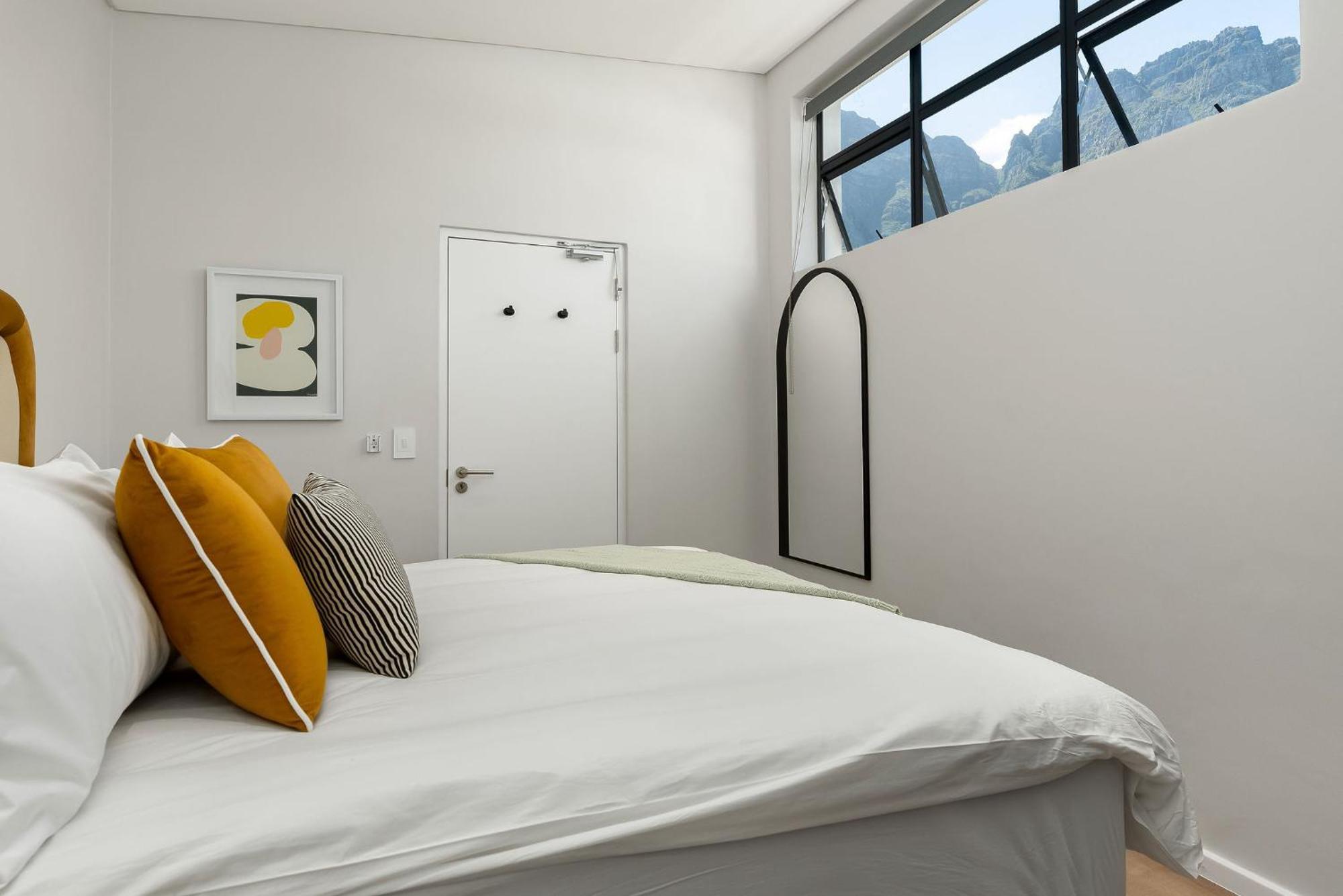 ホテル Neighbourgood 1St Crescent Camps Bay ケープタウン 部屋 写真