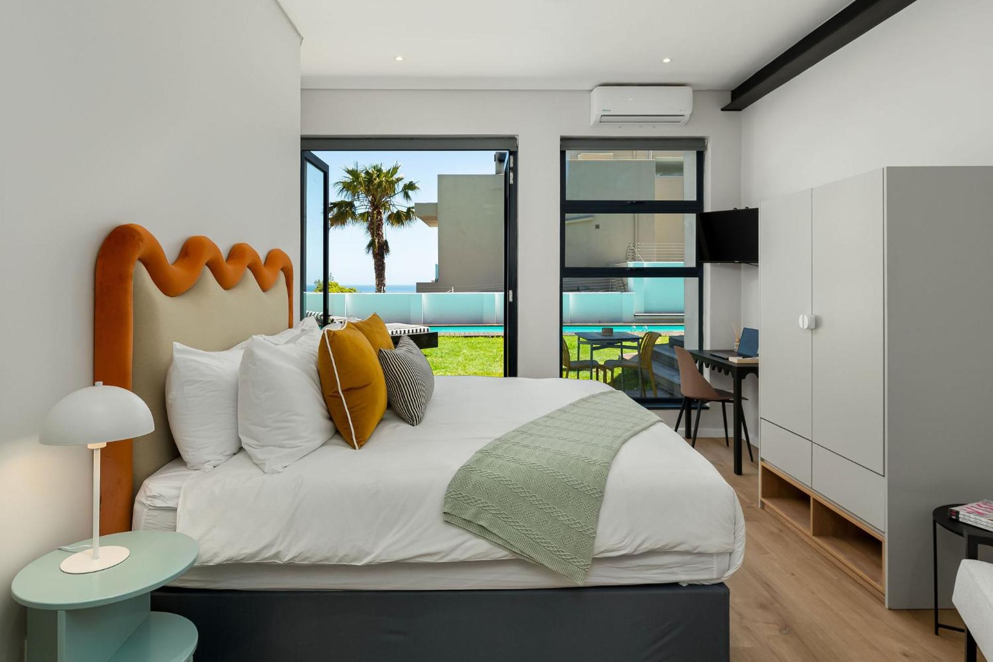 ホテル Neighbourgood 1St Crescent Camps Bay ケープタウン エクステリア 写真